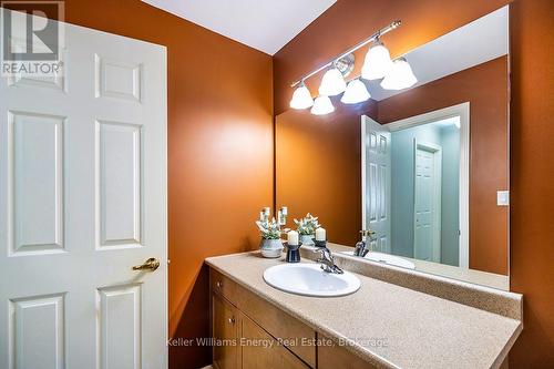 4 pc upper level bathroom - 409 Harris Street, Whitby (Downtown Whitby), ON 