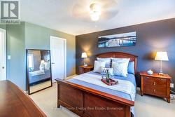 W/I closet - 