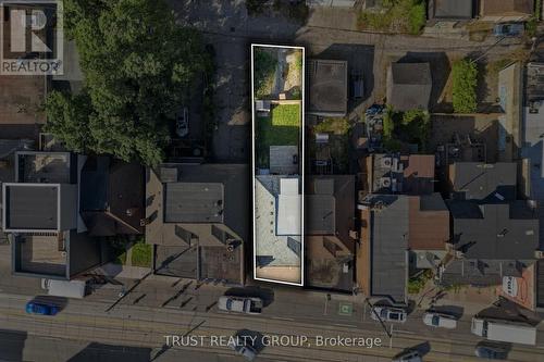 MAIN & BASEMENT - 2279 DUNDAS STREET W , Toronto, Ontario M6R 1X6 2