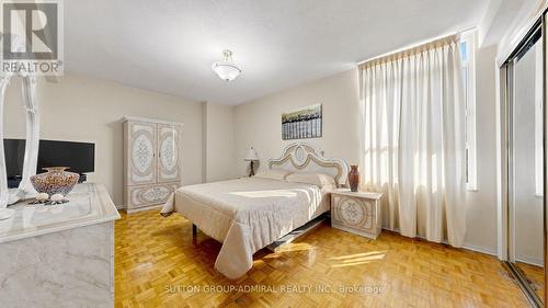 1804 - 2550 Pharmacy Avenue, Toronto, ON 