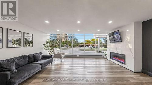 1804 - 2550 Pharmacy Avenue, Toronto, ON 