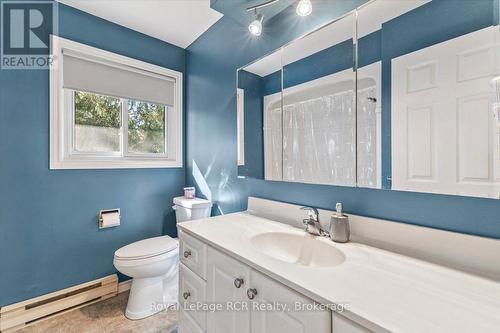 Bathroom - 513 6Th Street, Hanover, ON 