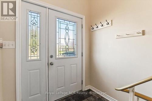 Foyer - 513 6Th Street, Hanover, ON 
