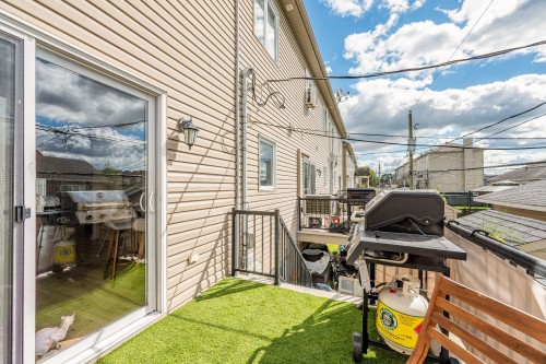 Balcon - C-24 Rue Des Érables, Saint-Rémi, QC 