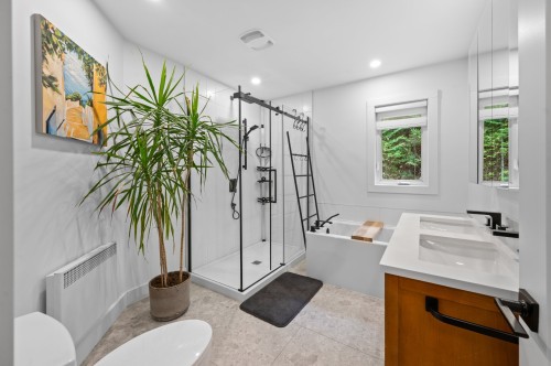 Salle de bains - 9 Rue Des Horizons, Mont-Blanc, QC 