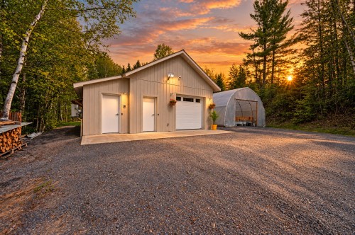 Garage - 9 Rue Des Horizons, Mont-Blanc, QC 