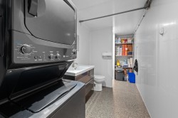Garage - 