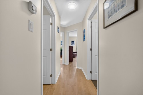 Corridor - 3-177 Boul. Louise-Campagna, Gatineau (Hull), QC 