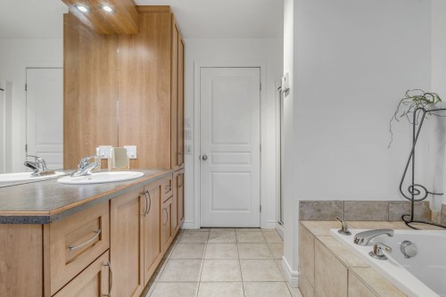 Salle de bains - 2635 Rue De La Rive-Boisée N., Québec (Les Rivières), QC 