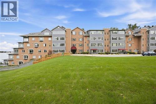166 BECKWITH STREET Unit# 201  St Clair, ON N0N 1G0