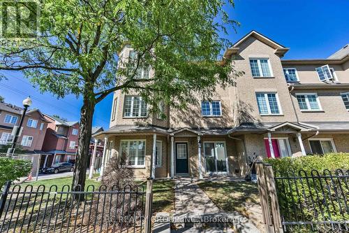 6 - 5 ST MORITZ WAY  Markham, ON L3R 4E8