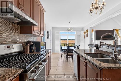 KITCHEN COMB/W BREAKFAST - 140 Copeland Crescent, Innisfil, ON 