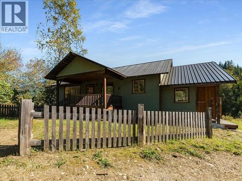 3168 Pass Creek Road, Crescent Valley, BC 