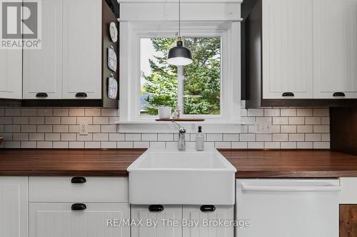 Farm House Sink - 2 Red Oak Drive, Wasaga Beach, ON 