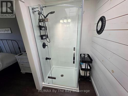 Walk-In Shower Ensuite - 2 Red Oak Drive, Wasaga Beach, ON 