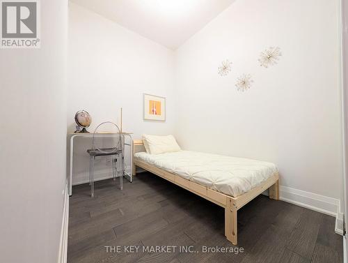 217 - 21 Clairtrell Road, Toronto, ON 