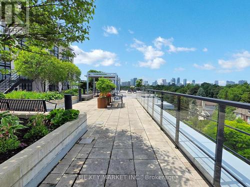 217 - 21 Clairtrell Road, Toronto, ON 