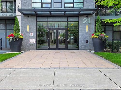 217 - 21 Clairtrell Road, Toronto, ON 