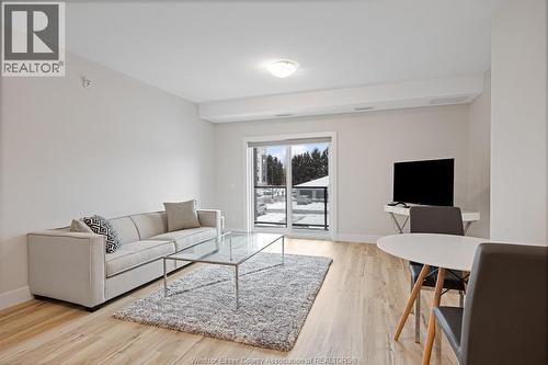 190 MAIN STREET East Unit# 408 , Kingsville, Ontario N9Y 1A6 4