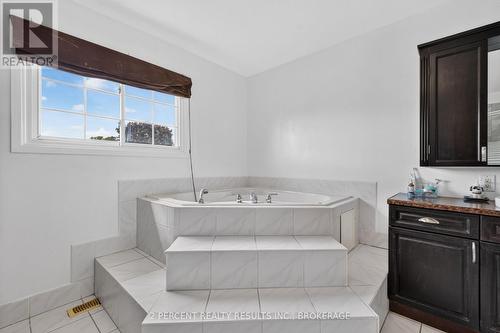 1046 Pinewood Place, Kingston (City Northwest), ON 