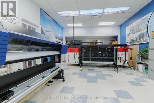 8-9 - 60 Meg Drive, London South (South X), ON 