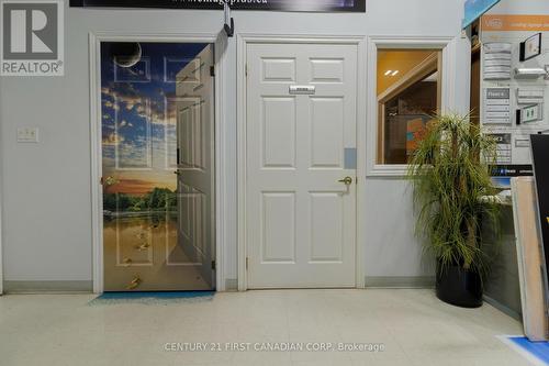 8-9 - 60 Meg Drive, London South (South X), ON 