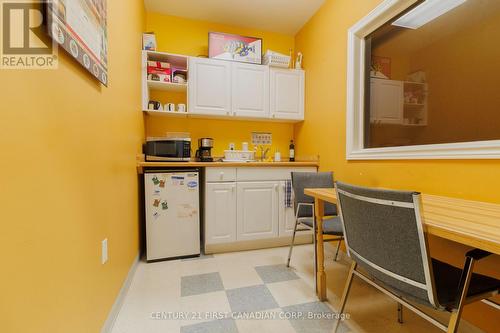 8-9 - 60 Meg Drive, London South (South X), ON 
