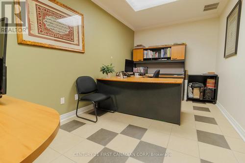8-9 - 60 Meg Drive, London South (South X), ON 