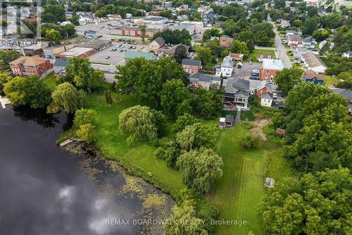 Access to the water, great for the kayaker! - 110-112-114 Clothier Street E, North Grenville, ON 