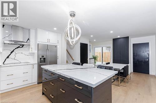 2358 Arnold Crescent, Burlington, ON 