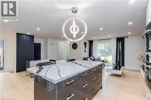 2358 Arnold Crescent, Burlington, ON 