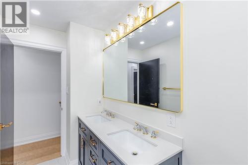 2358 Arnold Crescent, Burlington, ON 