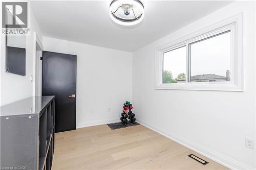 2358 Arnold Crescent, Burlington, ON 