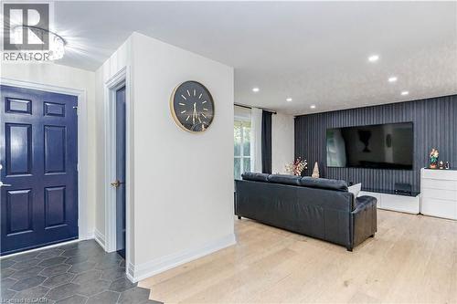 2358 Arnold Crescent, Burlington, ON 