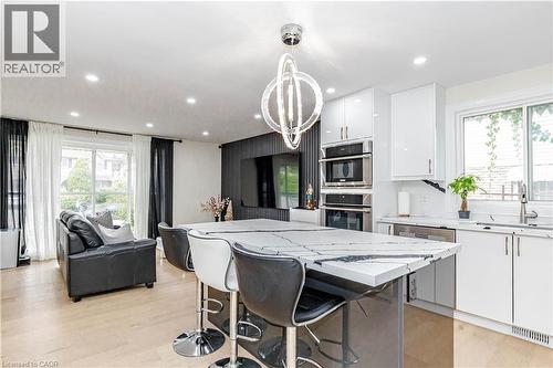 2358 Arnold Crescent, Burlington, ON 