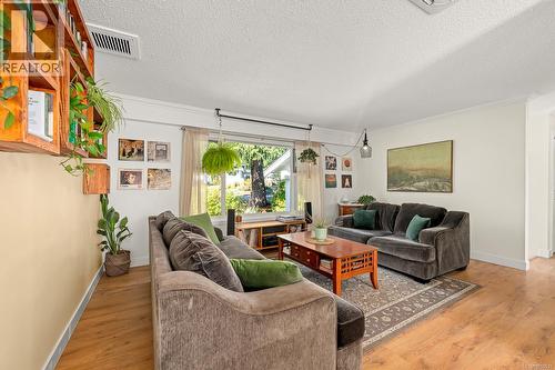1719 Robb Ave, Comox, BC 