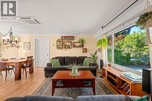 1719 Robb Ave, Comox, BC 