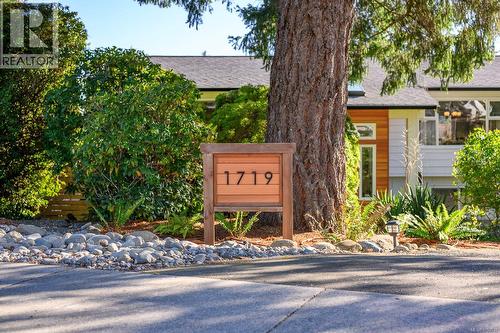1719 Robb Ave, Comox, BC 