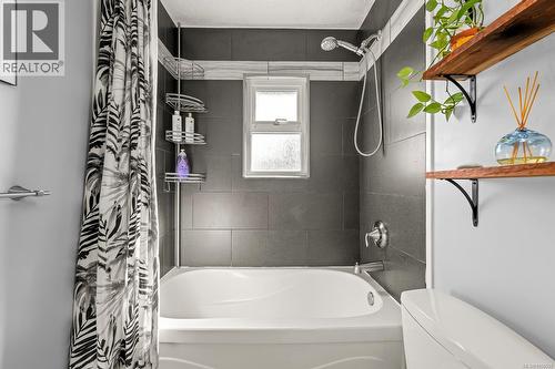 1719 Robb Ave, Comox, BC 
