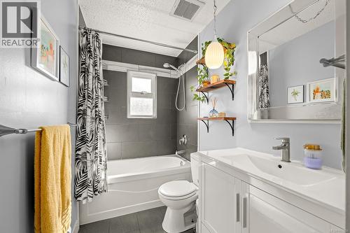 1719 Robb Ave, Comox, BC 
