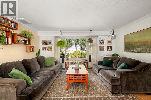 1719 Robb Ave, Comox, BC 
