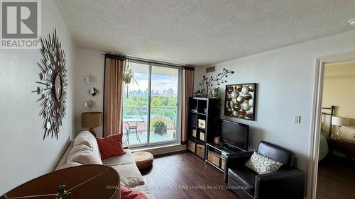 1009 - 398 Eglinton Avenue E, Toronto, ON 