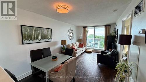 1009 - 398 Eglinton Avenue E, Toronto, ON 