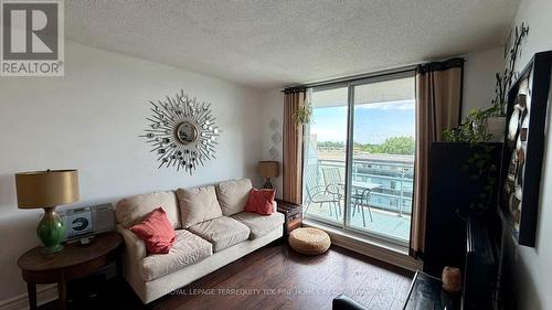 1009 - 398 Eglinton Avenue E, Toronto, ON 
