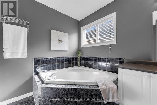1155 Davis Lane, Milton (De Dempsey), ON 