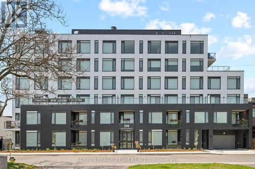 401 - 398 ROOSEVELT AVENUE , Ottawa, Ontario K2A 4J2 5
