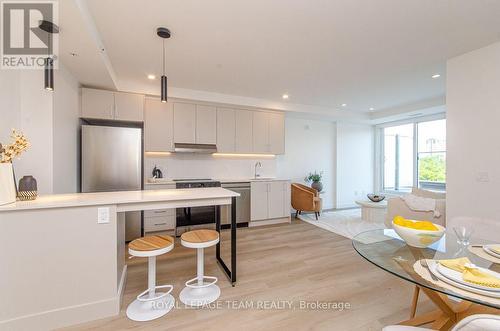 313 - 398 ROOSEVELT AVENUE , Ottawa, Ontario K2A 4J2 3