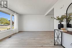 BRIGHT open plan with NEW flooring! - 