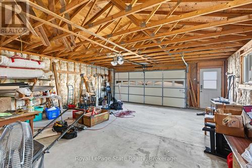 Hobbyists DREAM garage! - 589 Mohawk Road W, Hamilton (Gilbert), ON 