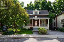 98 MARLOWE CRESCENT Ottawa, ON K1S 1J1